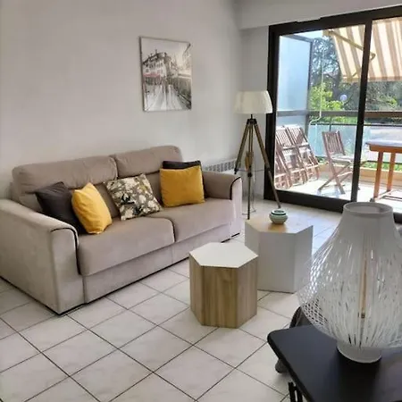Apartment Joli Avec Piscine